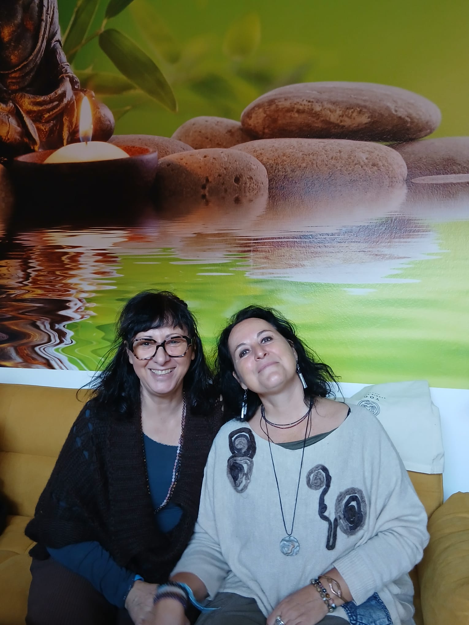Momento di pratica e vita dello Studio Olistico Yoga