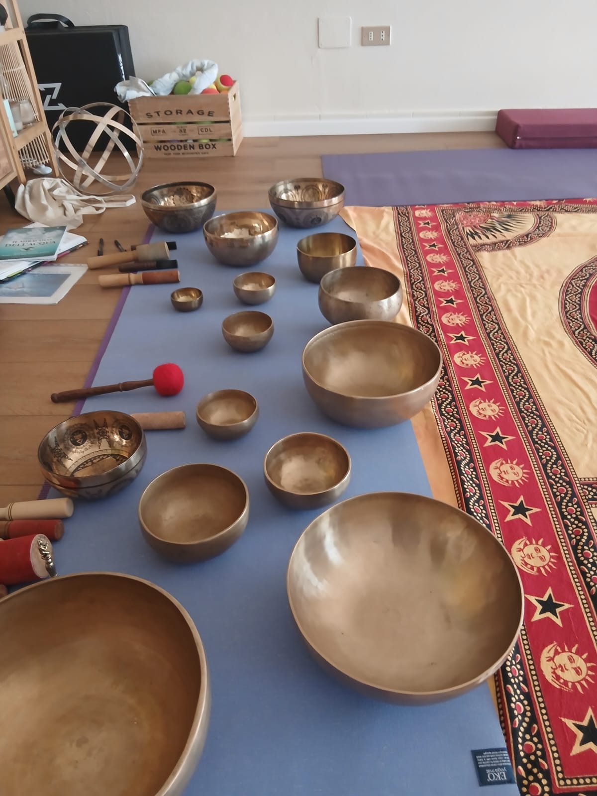 Momento di pratica e vita dello Studio Olistico Yoga